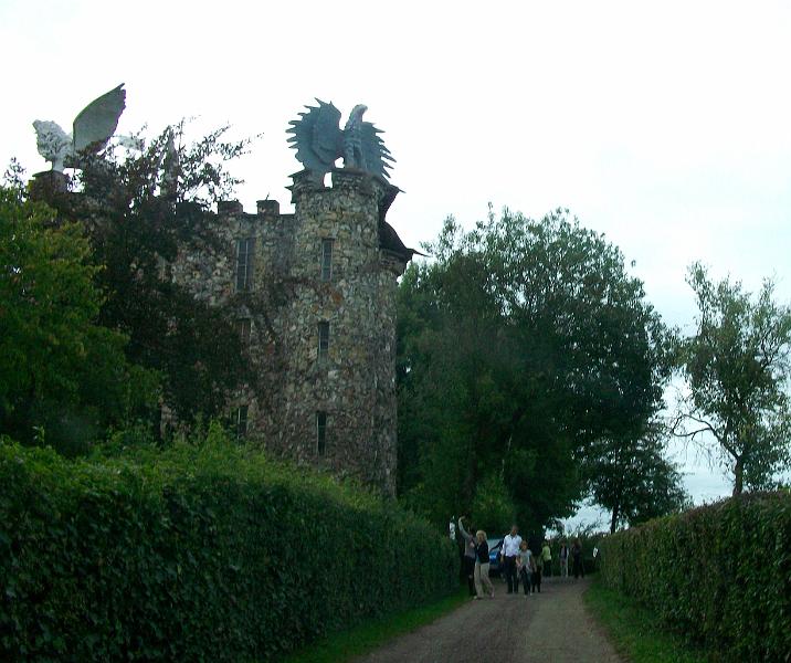 Bezoek aan de toren Eben-Ezer gelegen in Eben-Emael, die uitkijkt op de vallei van de Geer, gebouwd in de jaren 60, temidden van een ombebouwd gebied door Robert Garced (1).JPG